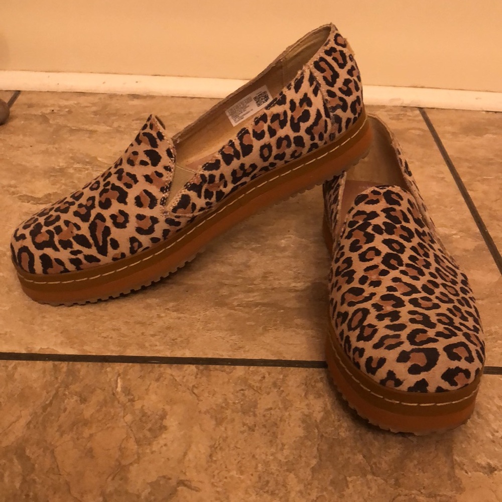 Toms Leopard Print Flats - Picture 4 of 6